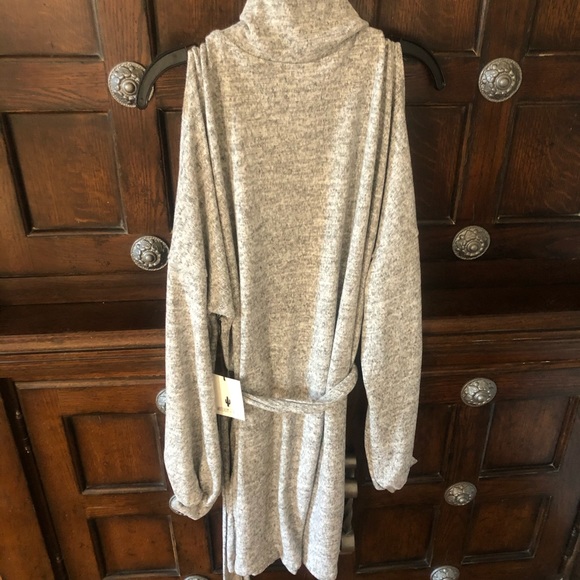 Grey dress - Picture 2 of 5